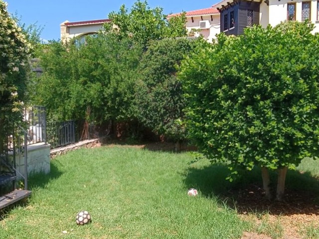 Kıbrıs Girne Bellapais 'Da 4+1 Özel Havuzlu Kapalı Garajlı Kiralık Köşk