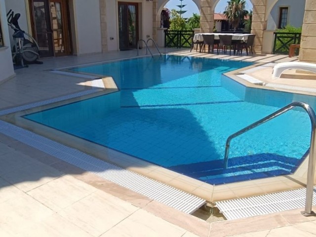 Zypern Kyrenia Bellapais 4+1 Pavillon Zur Miete Mit Geschlossener Garage Mit Privatem Pool ** 