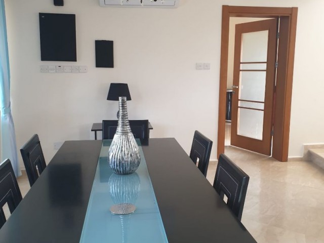 KYRENIA LAPTA IS ALSO CLOSE TO THE SEA LUX 4. ONE BEDROOM AND 5.THE BATHROOM IS RENTED DAILY IN VILA ** 