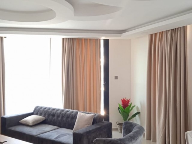 GİRNE MERKEZ YENİ PENTHOUSE LÜX 2+1 ÖZEL HAVUZ GÜNLÜK KİRALIK DAİRE