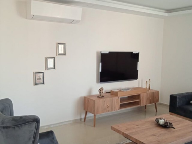 KYRENIA ZENTRUM NEUES PENTHOUSE LU LLOGARA 2 + 1 PRIVATER POOL WOHNUNG ZUR TÄGLICHEN MIETE ** 