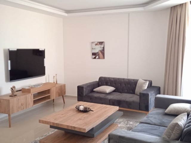 KYRENIA ZENTRUM NEUES PENTHOUSE LU LLOGARA 2 + 1 PRIVATER POOL WOHNUNG ZUR TÄGLICHEN MIETE ** 