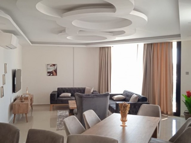 KYRENIA ZENTRUM NEUES PENTHOUSE LU LLOGARA 2 + 1 PRIVATER POOL WOHNUNG ZUR TÄGLICHEN MIETE ** 