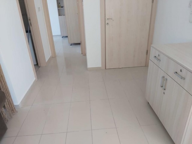 KYRENIA ZENTRUM DE1+1 WOHNUNG ZU VERKAUFEN ** 