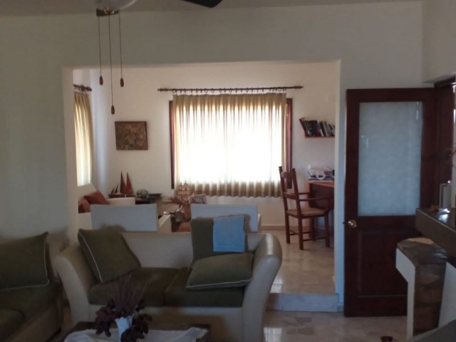 3 + 1 VILLA FOR SALE IN KYRENIA CATALKOY (670 M2) LAND ** 