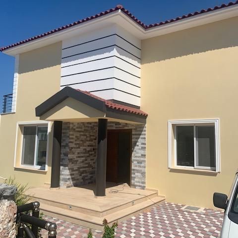 4+1 VILLA MIT BERG-UND MEERBLICK IN KYRENIA CHATALKÖY ** 