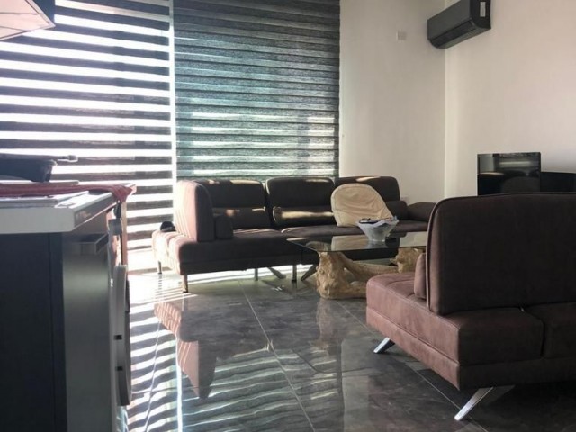 IN KYRENIA KARAOGLANOGLU N DA LU LLOGARA PENTHOUSE 1 + 1 WOHNUNG ZU VERKAUFEN ** 