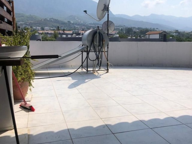 IN KYRENIA KARAOGLANOGLU N DA LU LLOGARA PENTHOUSE 1 + 1 WOHNUNG ZU VERKAUFEN ** 