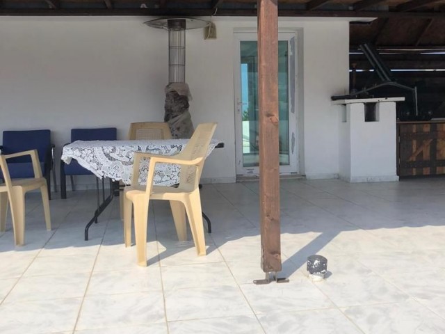 IN KYRENIA KARAOGLANOGLU N DA LU LLOGARA PENTHOUSE 1 + 1 WOHNUNG ZU VERKAUFEN ** 