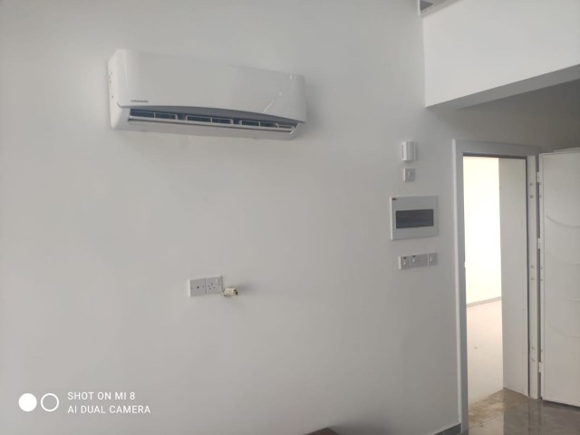 IN KYRENIA KARAOGLANOGLUN DA LU ① 1+1 WOHNUNG MIT POOL ZU VERMIETEN ** 