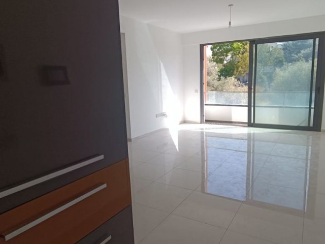 2+1 TÜRKISCHE KOKANLI ZERO RESIDENCE WOHNUNG IM ZENTRUM VON KYRENIA ** 