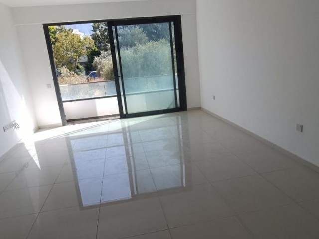 2+1 TÜRKISCHE KOKANLI ZERO RESIDENCE WOHNUNG IM ZENTRUM VON KYRENIA ** 