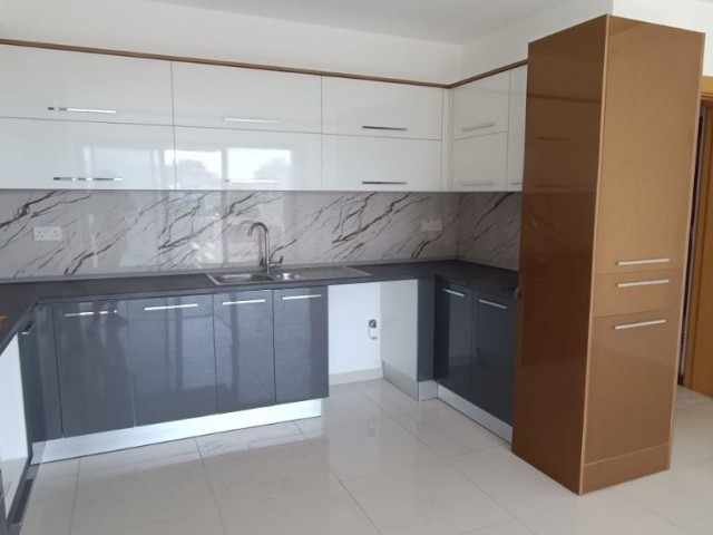 GİRNE  YENİ LİMAN BÖLGESİNDE 2+1 SIFIR SATILIK DAİRE