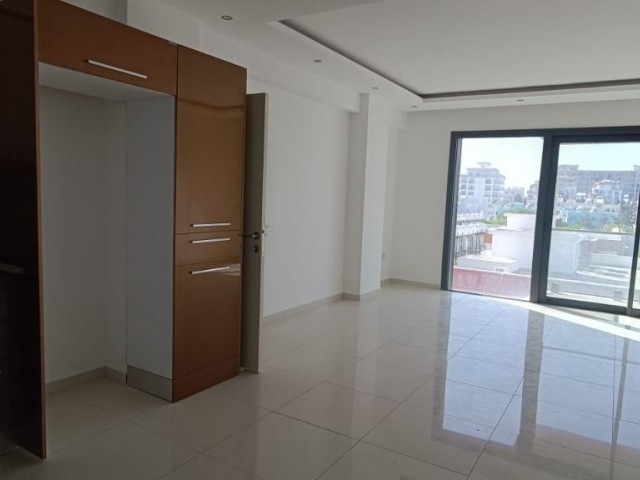 GİRNE  YENİ LİMAN BÖLGESİNDE 2+1 SIFIR SATILIK DAİRE