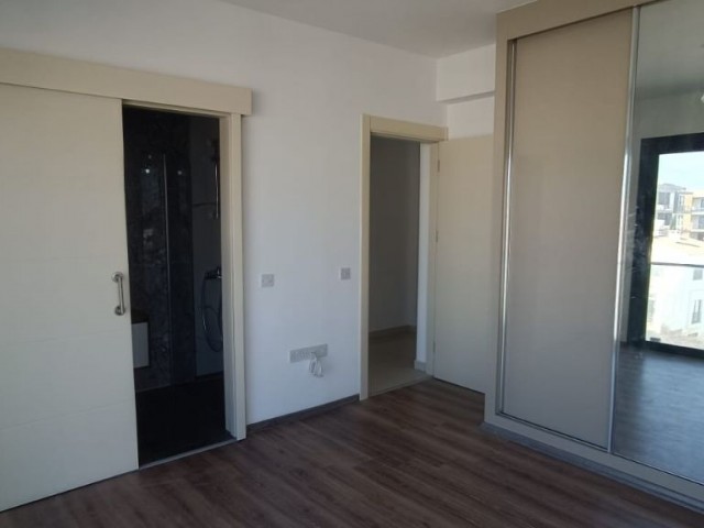 GİRNE YENİ LİMAN BÖLGESİNDE 3+1 LUX SATILIK DAİRE