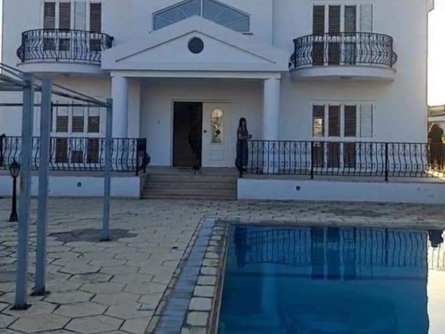 4+1 MÖBLIERTE VILLA ZUM VERKAUF MIT PRIVATEM POOL IN KYRENIA, ÇATALKÖY