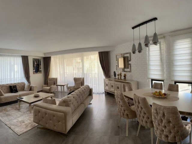 LUXURIOUS FURNISHED 2+1 APARTMENT IN THE COMFORT OF HOTEL IN A LUXURIOUS COMPLEX IN KYRENIA CENTER