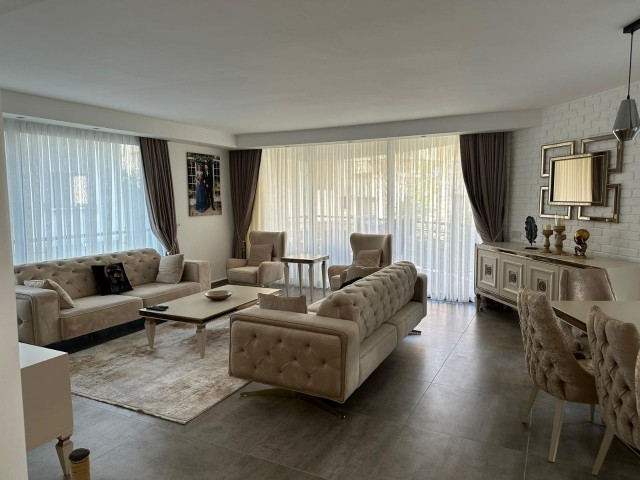 LUXURIOUS FURNISHED 2+1 APARTMENT IN THE COMFORT OF HOTEL IN A LUXURIOUS COMPLEX IN KYRENIA CENTER