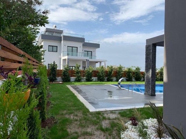 GİRNE MERKEZ CIGLOS MANSIONS SUPER LUX 5+2 ÖZEL HAVUZLU SATILIK VİLLA