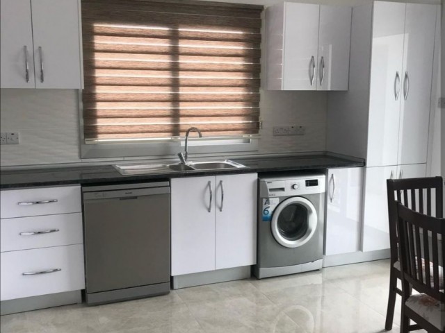 GİRNE MERKEZDE  EŞYALI 2+1 DAİRE