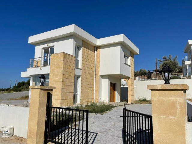 LAST TWO VILLAS WITH LARGE GARDENS AND SEA VIEW IN GREENTEPE, ALSANCAK, GUINEA