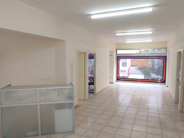 Nicosia METROPOLITAN ROAD, 135m2, TÜRK KOÇANLI, 1. FLOOR, OFFICE/SHOP WITH 3 PHASE ELECTRICITY ** 