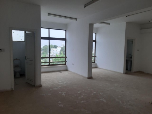 NIKOSIA IN YENISEHIR, MUKHTAR YUSUF GALLERIA BUSINESS CENTER, TURKISH COCANLI, 84 QM BÜRO/GESCHÄFT ** 