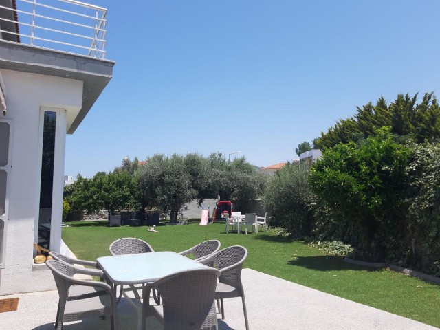 A DETACHED DUPLEX VILLA WITH AN EQUIVALENT COB, FIREPLACE, BARBECUE, GARDEN WITH AN INDOOR AREA OF 4 + 1, 290 SQUARE METERS ON A CORNER PLOT OF 600 SQUARE METERS WITH A FACADE Decking OUT ON BOTH SIDES, IN A VERY GOOD LOCATION IN KYRENIA ** 