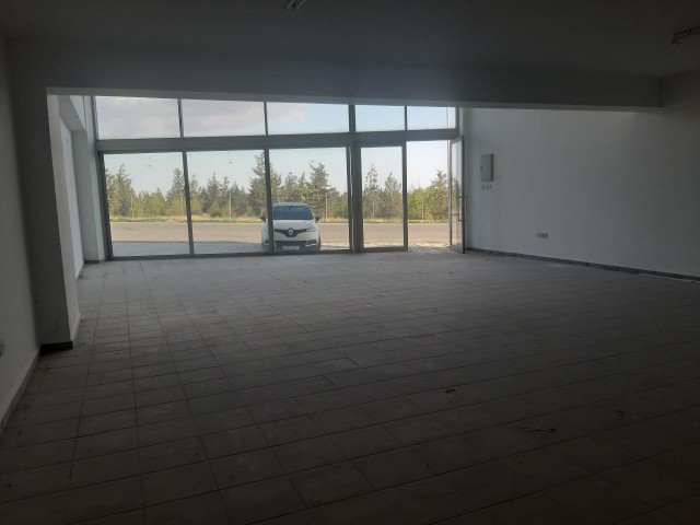 IN NICOSIA ESNAF INDUSTRIAL SITE AND ON THE CONNECTION ROAD TO THE NORTH RING ROAD, 125 SQUARE METERS ON THE FLOOR AND 60 SQUARE METERS ON THE FLOOR, IT IS A TOTAL OF 185 SQUARE METERS, WITHOUT A PARKING PROBLEM FOR ANY KIND OF NEW VEHICLES