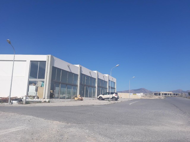 IN NICOSIA ESNAF INDUSTRIAL SITE AND ON THE CONNECTION ROAD TO THE NORTH RING ROAD, 125 SQUARE METERS ON THE FLOOR AND 60 SQUARE METERS ON THE FLOOR, IT IS A TOTAL OF 185 SQUARE ME