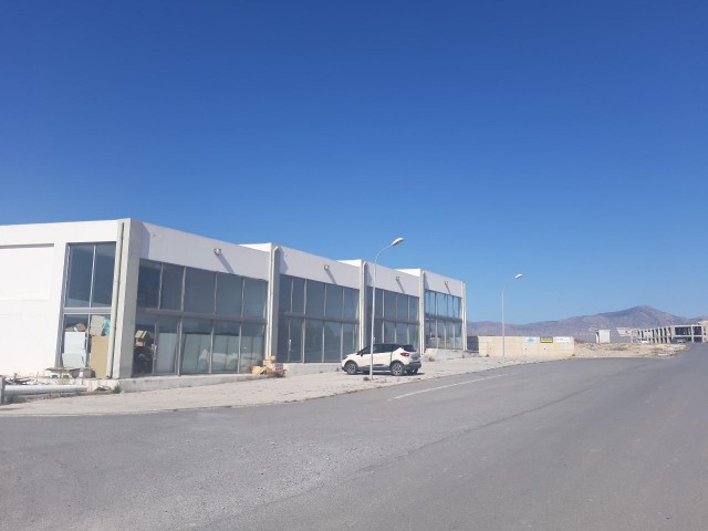 IN NICOSIA ESNAF INDUSTRIAL SITE AND ON THE CONNECTION ROAD TO THE NORTH RING ROAD, 125 SQUARE METERS ON THE FLOOR AND 60 SQUARE METERS ON THE FLOOR, IT IS A TOTAL OF 185 SQUARE METERS, WITHOUT A PARKING PROBLEM FOR ANY KIND OF NEW VEHICLES