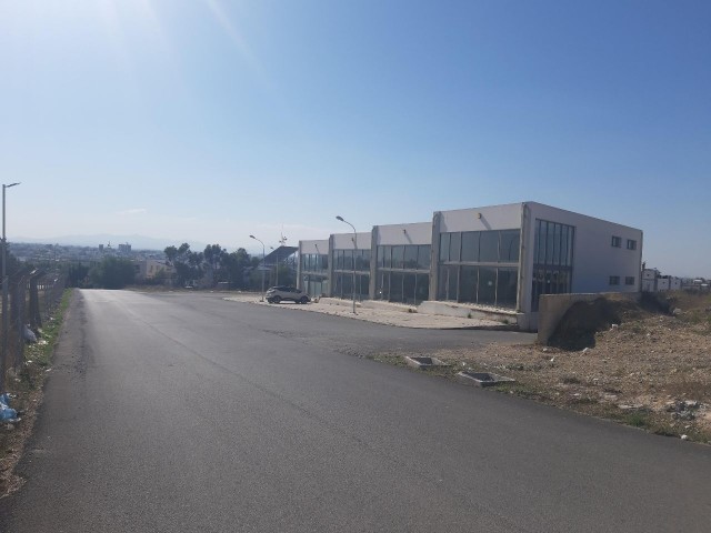 IN NICOSIA ESNAF INDUSTRIAL SITE AND ON THE CONNECTION ROAD TO THE NORTH RING ROAD, 125 SQUARE METERS ON THE FLOOR AND 60 SQUARE METERS ON THE FLOOR, IT IS A TOTAL OF 185 SQUARE METERS, WITHOUT A PARKING PROBLEM FOR ANY KIND OF NEW VEHICLES