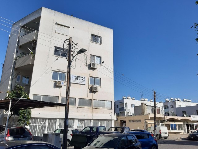 IN KÜÇÜKKAYMAKLI, TURKISH KOÇANLI, CENTRAL AND VERY GOOD LOCATION, SUITABLE FOR SHORT AND LONG TERM DORMITORY OR SEPARATE RENTAL, ALSO FOR A COMPLETE CLINIC, BEAUTY CENTER, OFFICE AND SIMILAR COMMERCIAL WORKPLACES