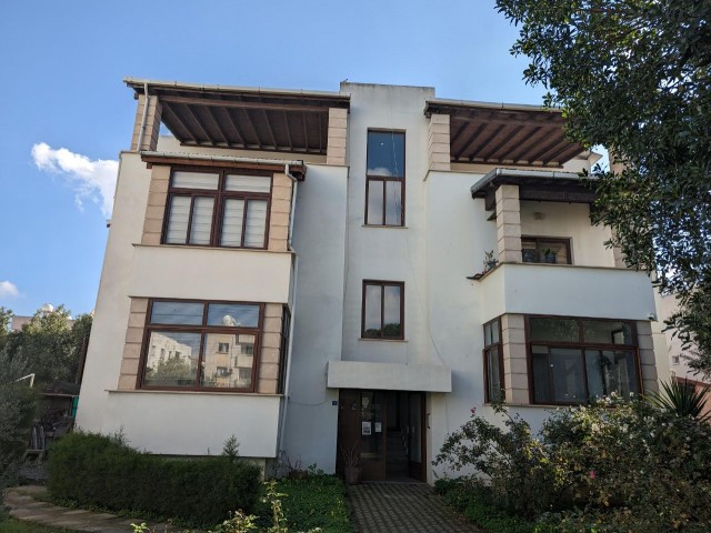 IN NICOSIA ORTAKÖY, TURKISH KOÇANLI, 3+1, GÖNYELİ CLOSE TO THE GREAT CIRCLE AND IN VERY GOOD LOCATION, WITH A TOTAL OF 3 FLOOR AND 5 FLATS, WITH A TOTAL OF 3 FLOORS AND 5 FLATS, APARTMENT APARTMENT, 7 DATING IN PATHOUSE, APARTMENT, BENTHOUSE BENT, AT THE UPPER FLOOR OF 7 DA USE FLAT