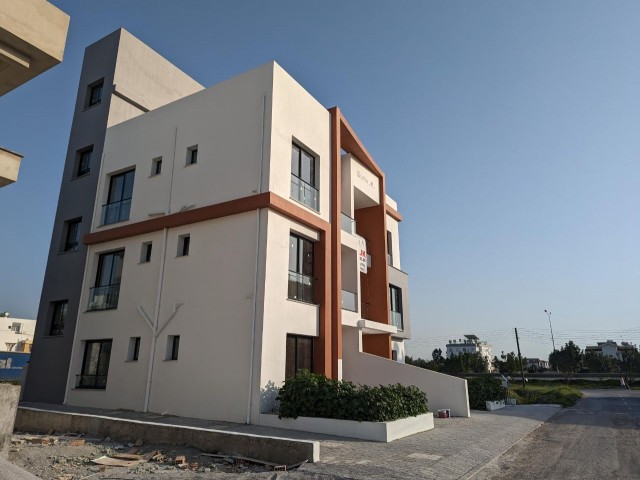 IN GÖNYELİ, 2+1, TURKISH COB, 80 SQUARE METERS, EACH APARTMENT HAS ITS OWN CELLAR ROOM, VIDEO INTERCOM, INSTANT HOT WATER SYSTEM, HIGH CEILINGS, NEWLY FINISHED LUXURY APARTMENT