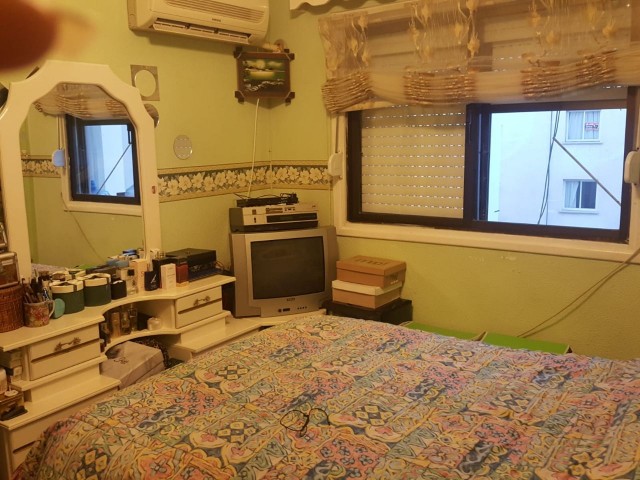 A GOOD LOCATION, IN GÖÇMENKÖY, TURKISH KOÇANLI, 3+1, 125 SQUARE METERS, ON DORTYOL CROSS, WELL MAINTAINED APARTMENT