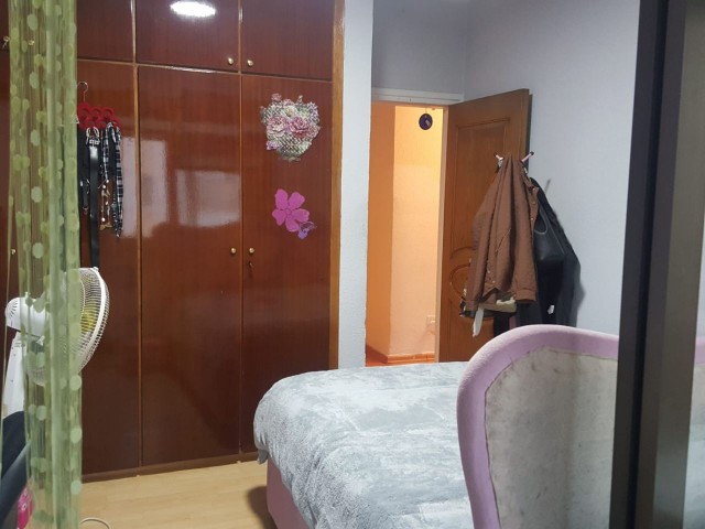 A GOOD LOCATION, IN GÖÇMENKÖY, TURKISH KOÇANLI, 3+1, 125 SQUARE METERS, ON DORTYOL CROSS, WELL MAINTAINED APARTMENT