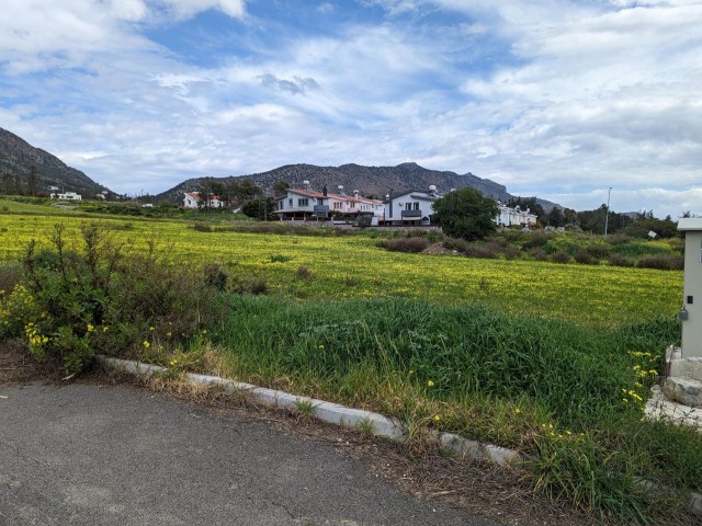IN AGIRDAG, TURKISH COB, 607 SQUARE METERS IN SIZE, NATURE AND MOUNTAIN VIEWS, ON A HIGH SLOPE WITH A VIEW IN THE DIRECTION OF LEFKOŞA, ON A VERY GOOD LOCATION WITH ROAD, WATER AND