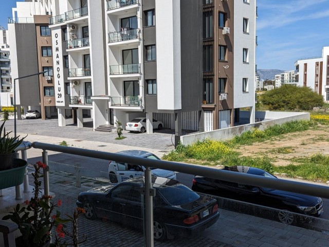 LEFKOŞA DEREBOYUNDA, TURKISH COB, HIGH PREFERENCE RATE AND VERY GOOD LOCATION, 135 SQUARE METERS, 3+1, GUEST TOILET AND ADDITIONAL TWO SHOWER-TOILET, 1ST FLOOR ABOVE THE COLUMN, ELEVATOR, SPACIOUS, LUXURY APARTMENT