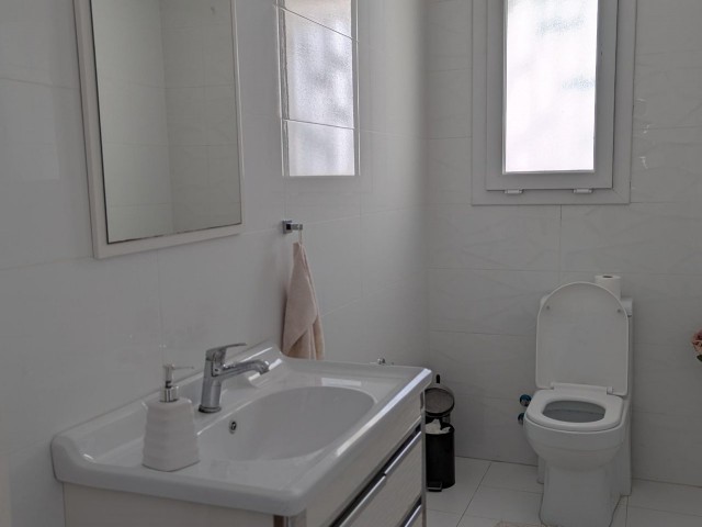 LEFKOŞA DEREBOYUNDA, TURKISH COB, HIGH PREFERENCE RATE AND VERY GOOD LOCATION, 135 SQUARE METERS, 3+1, GUEST TOILET AND ADDITIONAL TWO SHOWER-TOILET, 1ST FLOOR ABOVE THE COLUMN, ELEVATOR, SPACIOUS, LUXURY APARTMENT