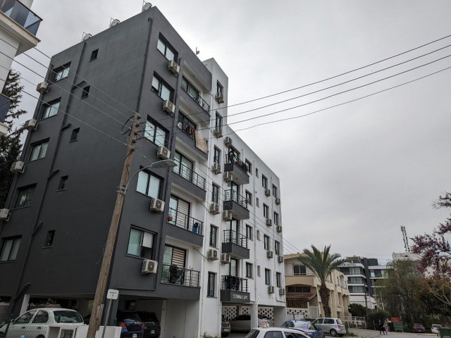 IN KÜÇÜKKAYMAKLI, TURKISH COB, 2+1, SUITABLE FOR BOTH USE AND INVESTMENT, 80 SQUARE METERS, FULLY FURNISHED, ELEVATOR, VERY GOOD LOCATION AND NEW CONDITION APARTMENT