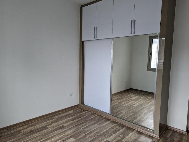 LUXURIÖSE DOPPEL-DUPLEX-VILLA IN GÖNYELİ, MIT SEHR GUTER LAGE, 170 QUADRATMETER, MIT TÜRKISCHEM COACH, 3+1, ZUSÄTZLICHER DUSCH-WC UND SCHRANKRAUM IM HAUPTSCHLAFZIMMER, MEHRWERTSTEUER UND TRANSFORMATOR-BEITTRAG BEZAHLT, MIT GARTEN