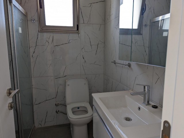 LUXURIÖSE DOPPEL-DUPLEX-VILLA IN GÖNYELİ, MIT SEHR GUTER LAGE, 170 QUADRATMETER, MIT TÜRKISCHEM COACH, 3+1, ZUSÄTZLICHER DUSCH-WC UND SCHRANKRAUM IM HAUPTSCHLAFZIMMER, MEHRWERTSTEUER UND TRANSFORMATOR-BEITTRAG BEZAHLT, MIT GARTEN