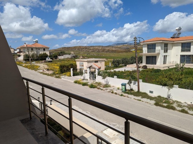 LUXURIOUS TWIN DUPLEX VILLA WITH A GARDEN, IN A VERY GOOD LOCATION, 170 SQUARE METERS, WITH TURKISH COACH, 3+1, ADDITIONAL SHOWER-TOILET AND CABINET ROOM IN MASTER'S BEDROOM, VAT AND TRANSFORMER CONTRIBUTION PAID.