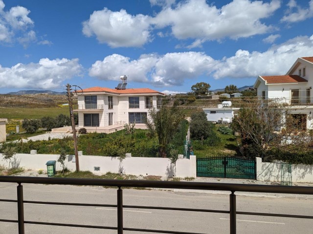 LUXURIOUS TWIN DUPLEX VILLA WITH A GARDEN, IN A VERY GOOD LOCATION, 170 SQUARE METERS, WITH TURKISH COACH, 3+1, ADDITIONAL SHOWER-TOILET AND CABINET ROOM IN MASTER'S BEDROOM, VAT AND TRANSFORMER CONTRIBUTION PAID.