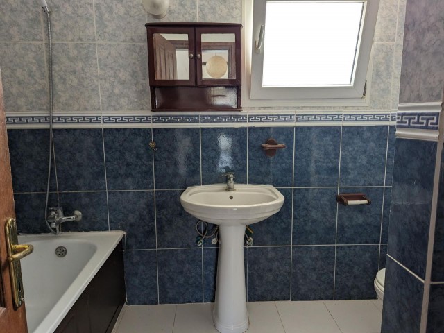 DETACHED VILLA WITH TURKISH COB, 200 SQUARE METERS, VERY GOOD LOCATION, 3+1, ON A CORNER PLOT, WITH POOL, IN GIRNE EDREMİT