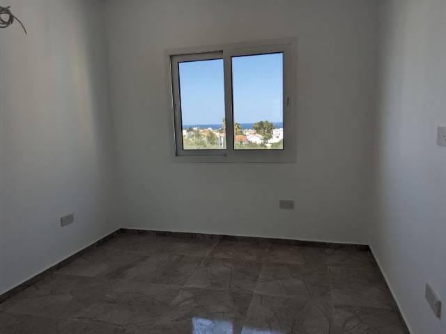 IN ALSANCAK, 1+1, IN A VERY GOOD LOCATION, IN A SITE WITH SHARED POOL, NEWLY FINISHED LUXURY FLAT OF 70 SQUARE METERS.