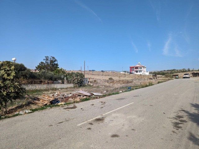 IN GÖNYELİ DAM AREA, TÜRK KOÇANLI, 588 SQUARE METERS SIZE, ROAD, WATER AND ELECTRICAL INFRASTRUCTURE READY, FACING ASPHALT ROAD ON BOTH SIDES, GOOD LOCATION CORNER LAND