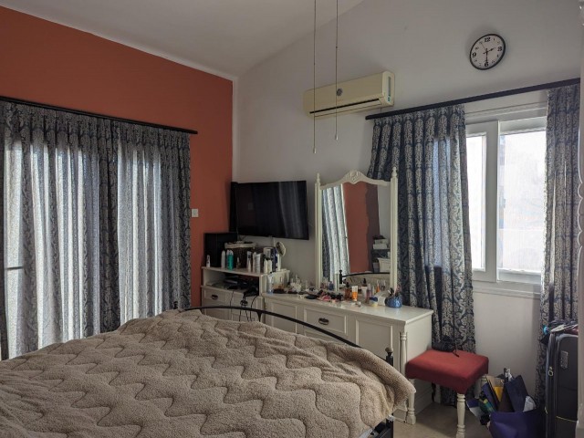 IN HAMİTKÖY, TURK KOÇANLI, 3+1, DUPLEX VILLA WITH FIREPLACE, 205 SQUARE METERS, CLOSED PARKING GARAGE FOR 3 CARS, CONTROLLED ELECTRIC GARDEN GATE AND VARIOUS FRUIT TREES IN THE GARDEN.