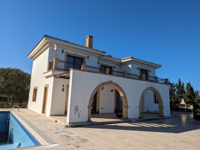 IN ESENTEPE, IN A SEAFRONT LOCATION, WITH EQUIVALENT KOÇANLI, ON A LAND OF 2800 SQUARE FEET SIZE OF 3 EVLEK, WITH 350 SQUARE METERS CLOSED AREA, 4+1, 3 ROOMS WITH ENSUIT, 4 BATHROOMS WITH TOILET, 6X12 SWIMMING POOL IN THE GARDEN, OVEN AND A UNIQUE SEA WITH A BBQ DETACHED, DUPLEX, LUXURY VILLA WITH A